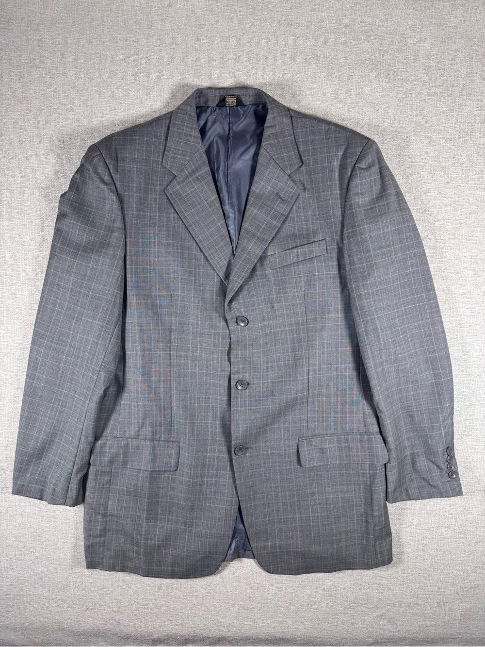Men's Gray Plaid Sport Coat - Classic Tailored Look 42L